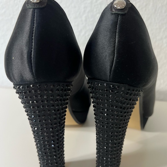 8.5 Michael Kors Satin Rhinestone Studded Heel Woman's Peep Toe Black Shoe Pumps - Picture 2 of 12